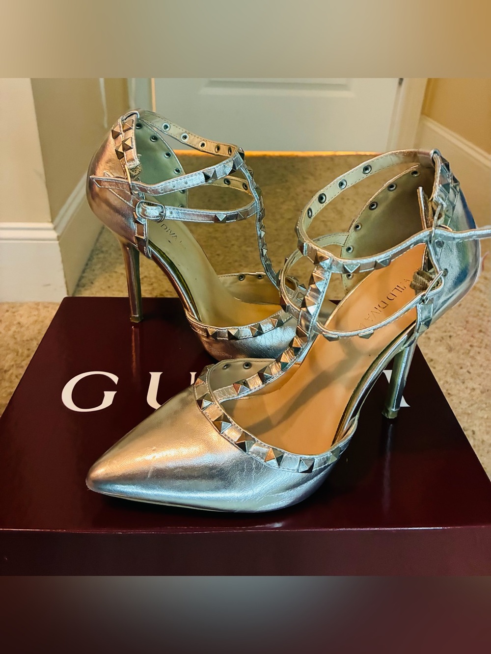 Source Unknown Metallic Silver Studded T-Strap Pointed Heels